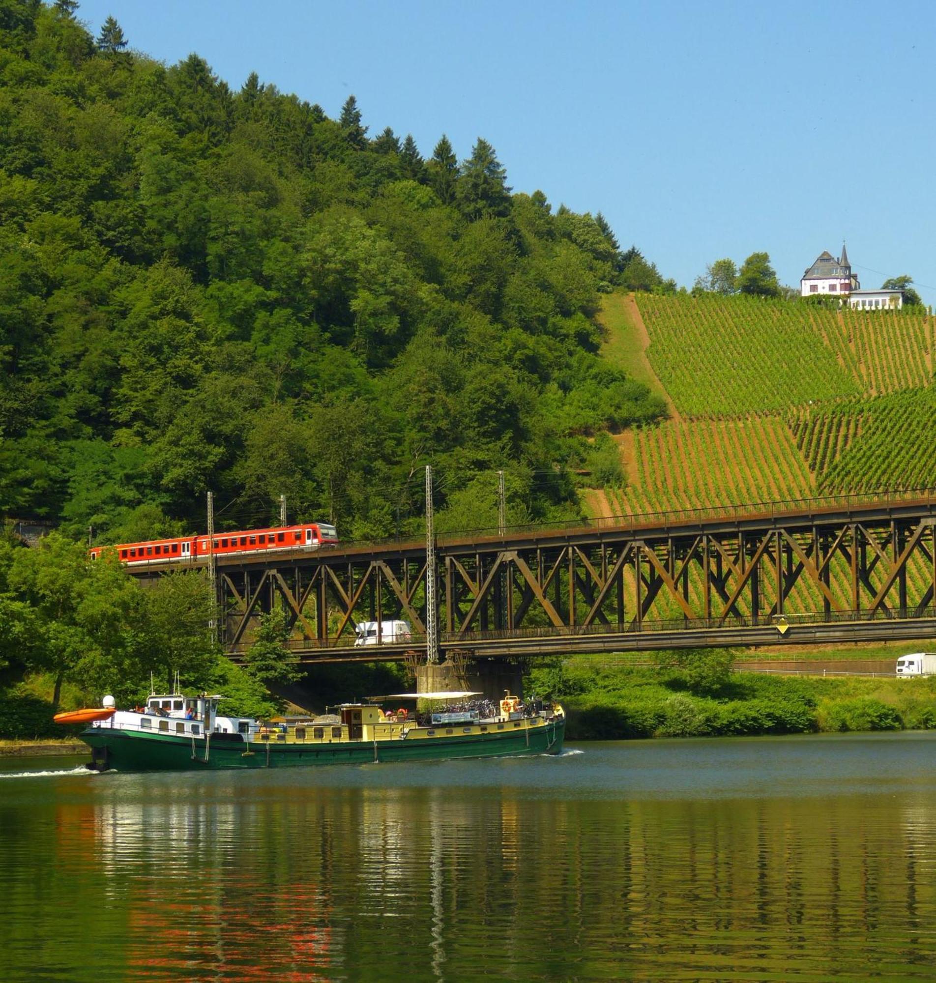 ブライMoselperle- Urlaub Im Historischen Fachwerkhaeuschenアパートメント エクステリア 写真